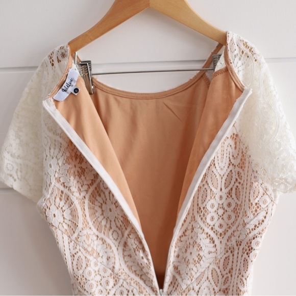 White Lace Short Sleeve High/Low-Special Occasion Dress by “Wildfire”-Size Small - Picture 10 of 14